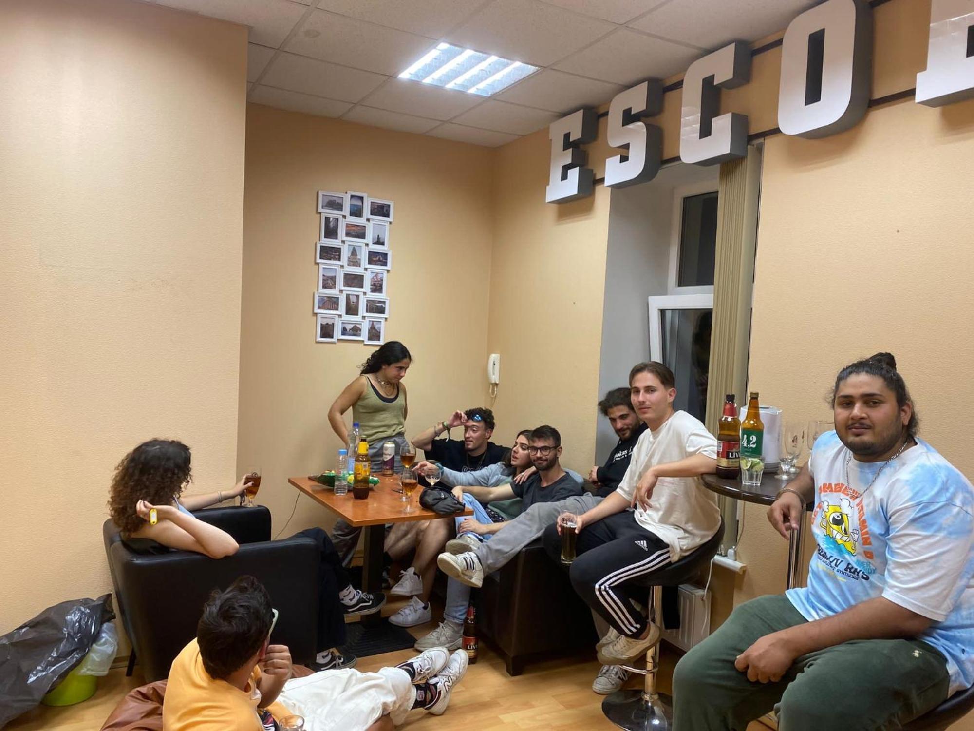 Escobars Backpackers Hostel รีกา ภายนอก รูปภาพ